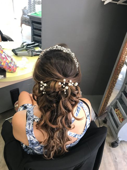 Besoin d'aide coiffure et diademe - 1