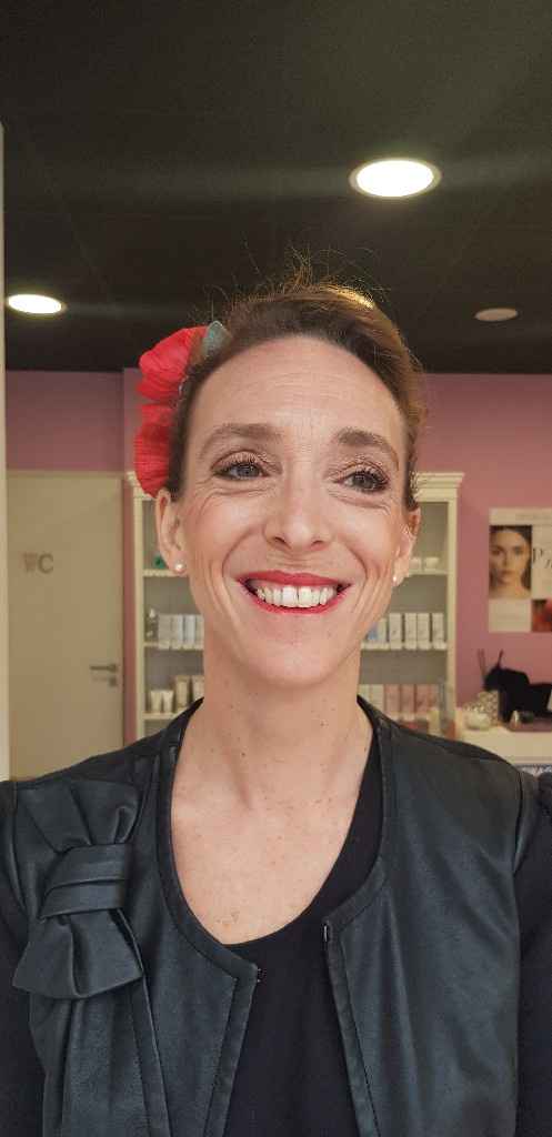 Coiffure avec fleur pour votre look ? - 1