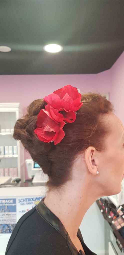 Coiffure avec fleur pour votre look ? - 2