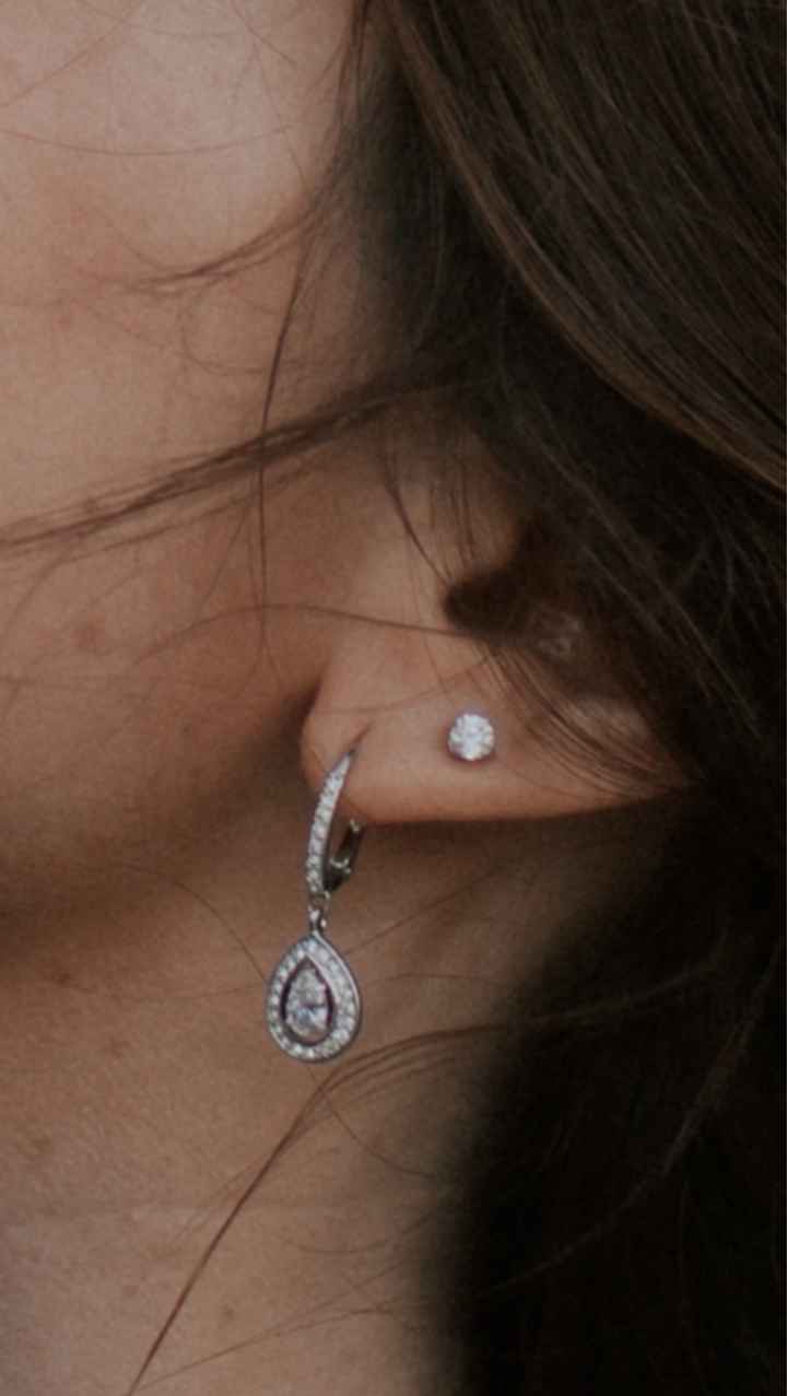Montrez moi vos boucles d'oreilles - 1