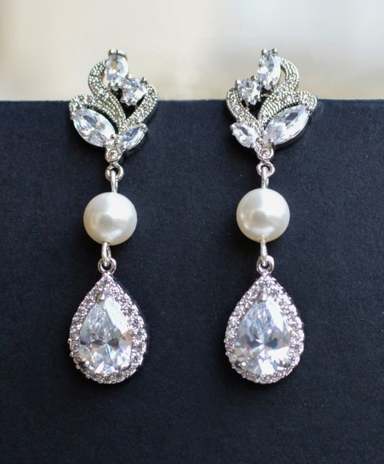 Boucles d’oreilles et accessoires... 5