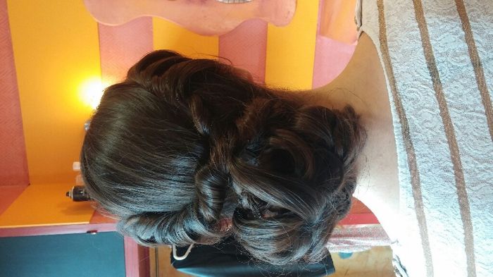 Quelle coiffure : chignon ou tresse ? - 4