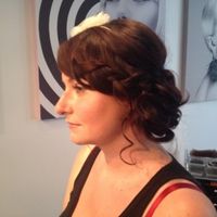  Coiffure sur le côté :-)