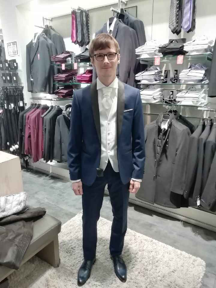 Monsieur a choisi sa tenue - 1