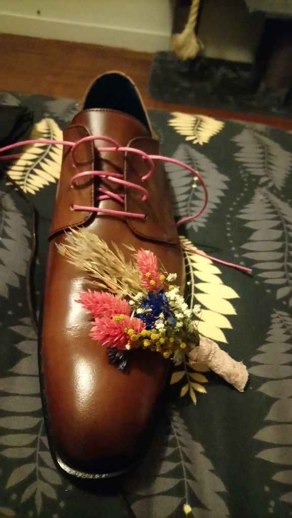 Détails jusque dans les chaussures de chéri 🦋 - 1