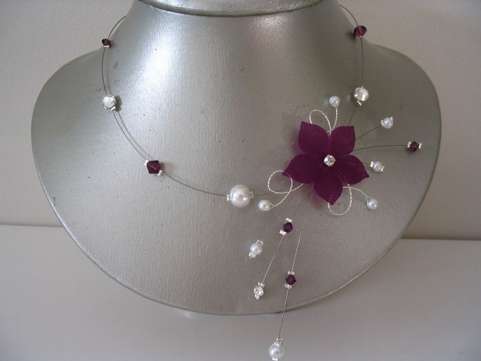 mon collier prune et blanc 