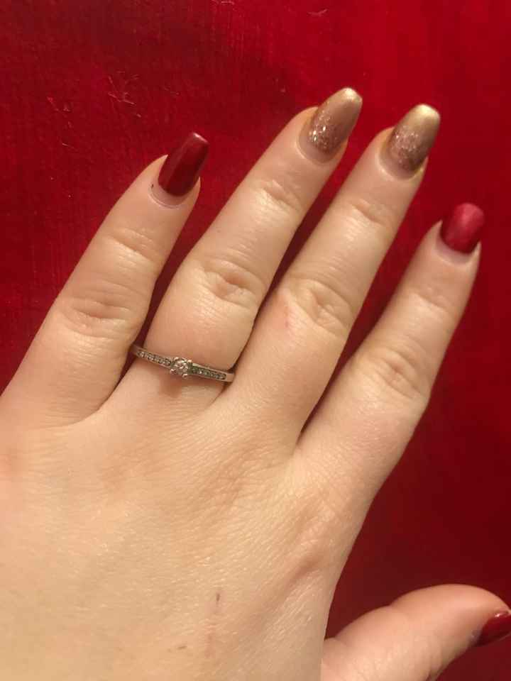 Jacques a dit : "Montre ta bague de fiançailles" ! - 1