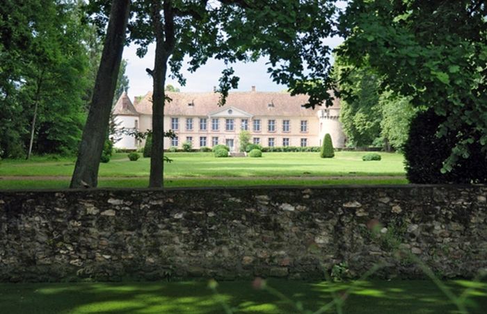 Chateau de la cour Senlisse