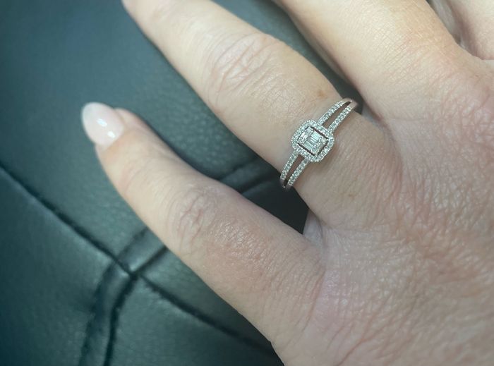 Ta bague de fiançailles sur le Pinterest de Mariages.net ça t'intéresse ? ❤️ - 1