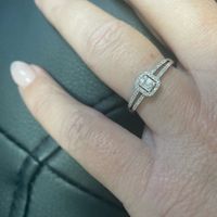 Ta bague de fiançailles sur le Pinterest de Mariages.net ça t'intéresse ? ❤️ - 1