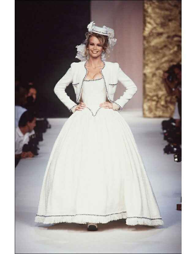 Petit délire : quel était le type de robe de mariée, l'année de ma naissance ? ( Oui, je sais, je ne