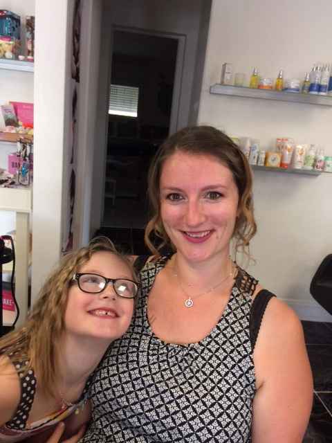 et de face, avec le regard admiratif de ma chipie !