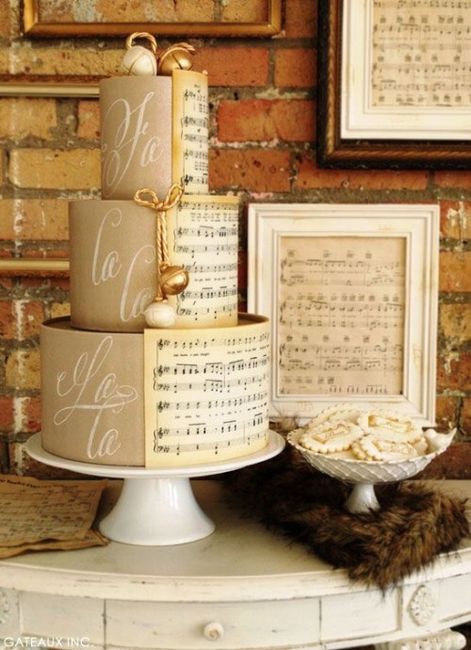 Pièce montée vs wedding cake - 1