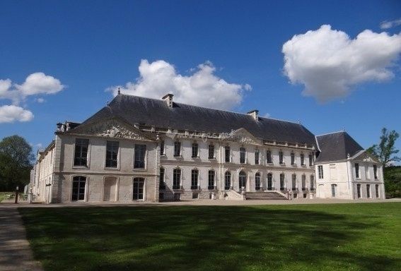 Extérieur de notre salle - Abbaye du Valasse