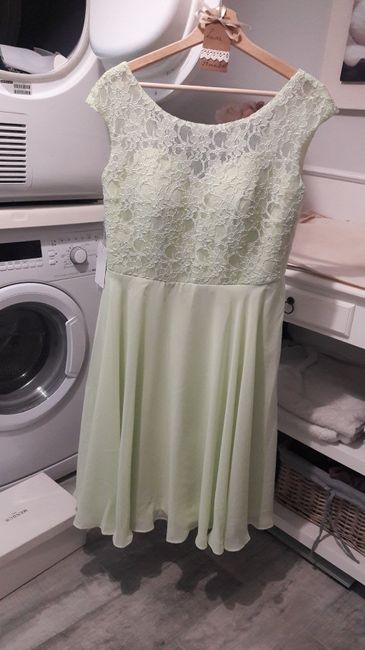 Ma robe de témoin (sur le cintre DIY que m'a offert ma meilleure amie)