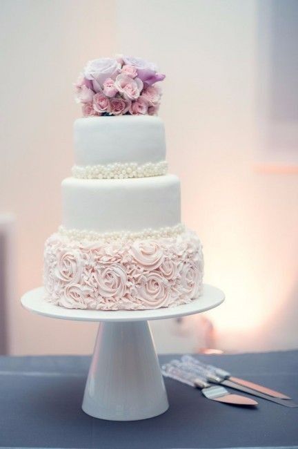 Coucou les brides; montrez moi vos wedding cake - 23