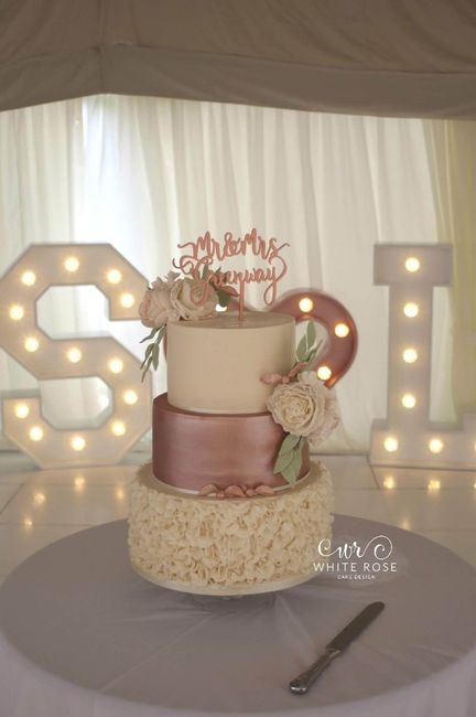 Coucou les brides; montrez moi vos wedding cake - 27