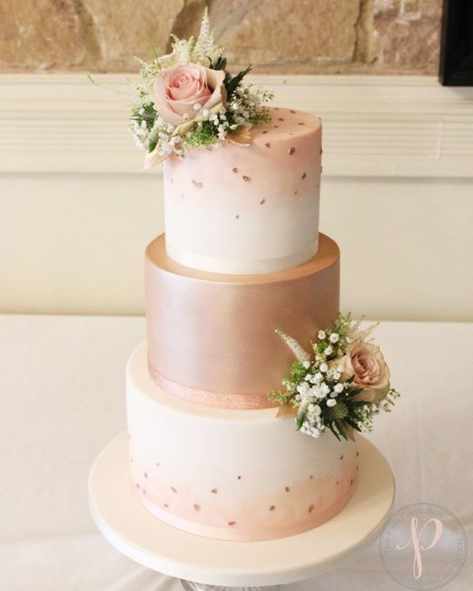 Coucou les brides; montrez moi vos wedding cake - 29