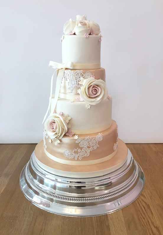 Wedding cake ou pièce montée de choux : Qu'avez-vous choisi et pourquoi ? - 3