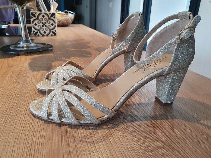 J'ai reçu mes chaussures ! 😍🥰🥳 2