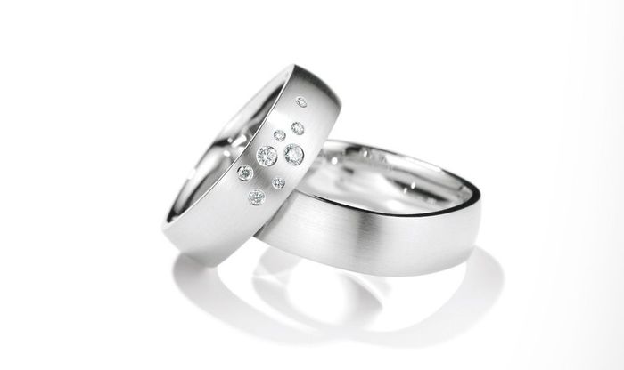 Alliances platine matt - avec ciel de diamants