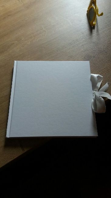 Montrez-moi vos livres d'or - 1