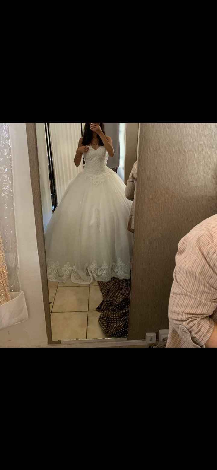 Robe de mariée plus bouffante que prévue… - 2