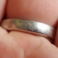 bague or blanc abimée