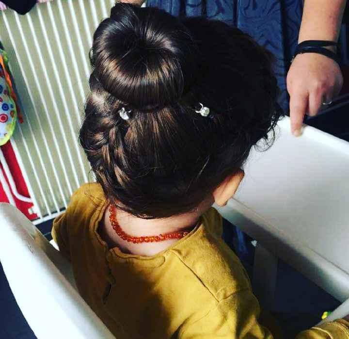 Chignon petite fille d'honneur - 3