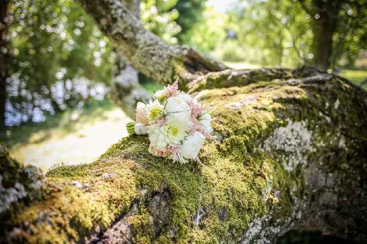 Composition avec des pivoines. - 2