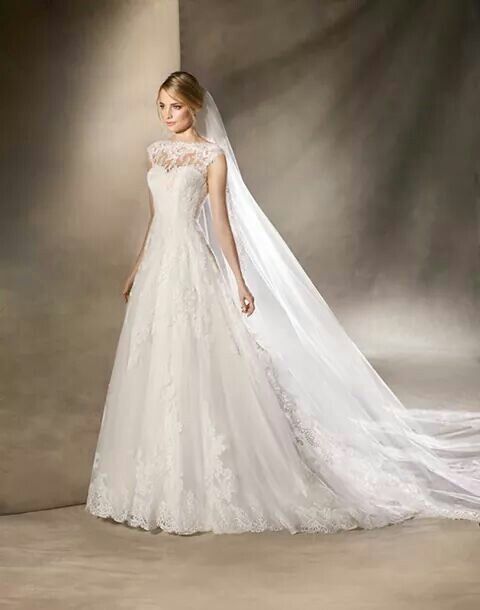 Combien de robe par boutique? - 5