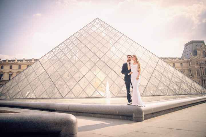 Photos de couple au Louvre