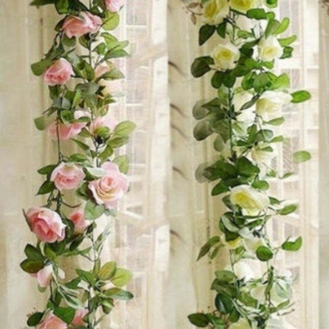 Guirlande de fleurs et table ronde 1