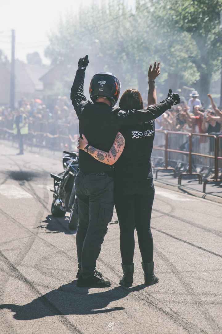 Après cette magnifique demande, un salut au public qui a versé autant de larmes que moi !