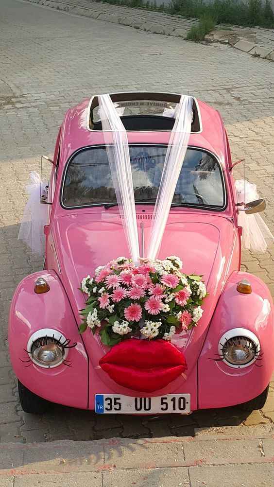 Voiture de mariage... en rose ! - 1