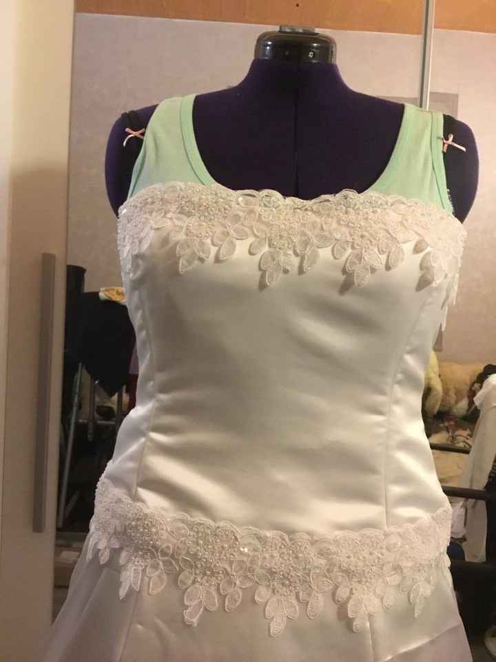 Bustier en cours de customisation