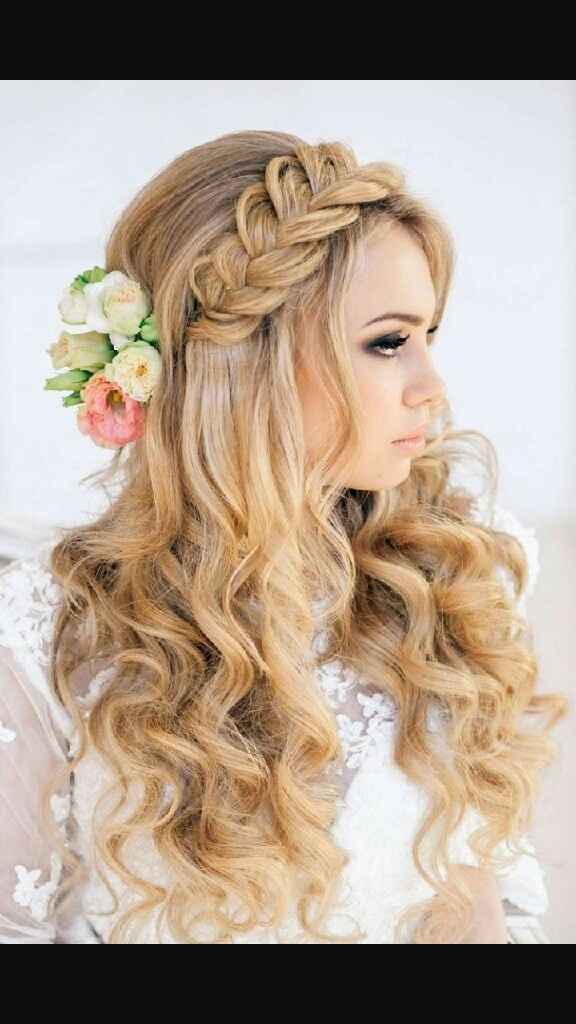 Cheveux lachés, attachés ou tresse ? - 1