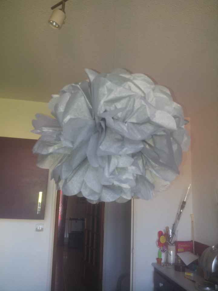 Pompons en papier de soie - 1