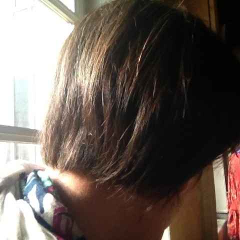 Ma coupe, de dos...