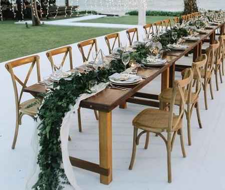 Décoration "guirlande végétale" sur une tablée - 2