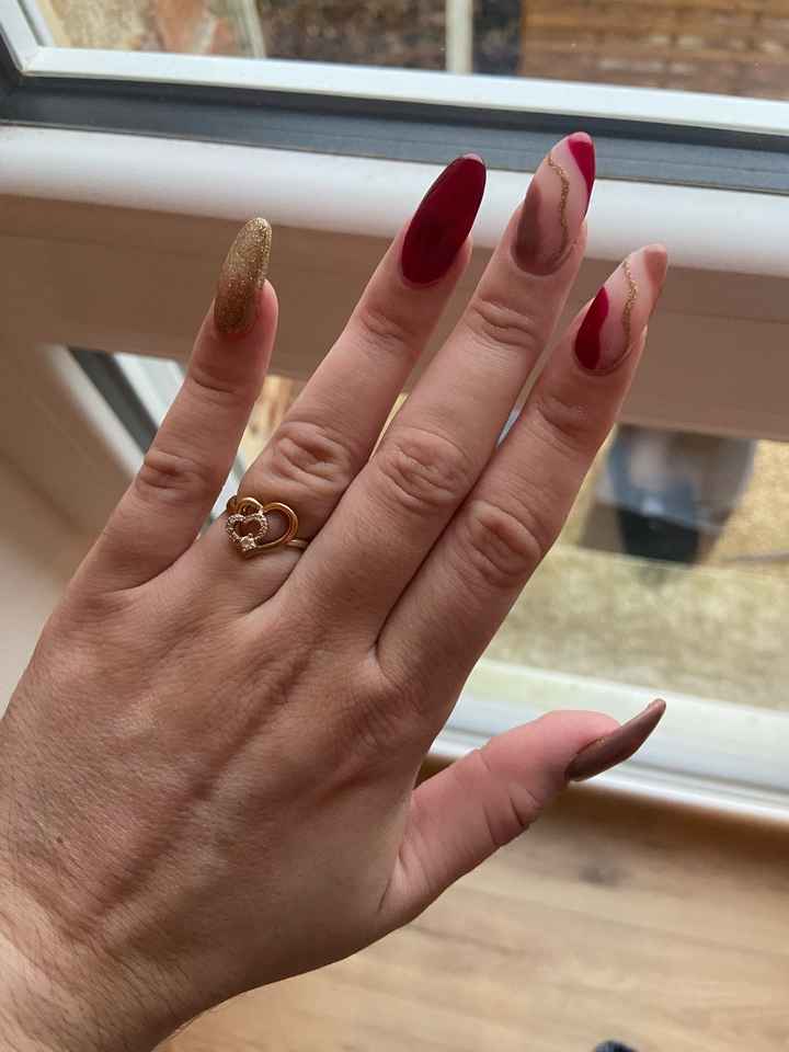 Ta bague de fiançailles sur le Pinterest de Mariages.net ça t'intéresse ? ❤️ - 1