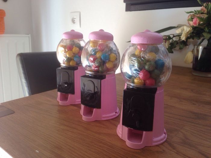 Distributeur à bonbons  - 1