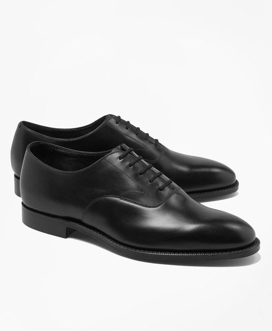 Quelle paire de chaussures préfère t-il ? 1