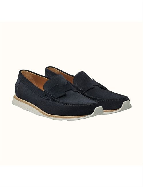 Quelle paire de chaussures préfère t-il ? 5