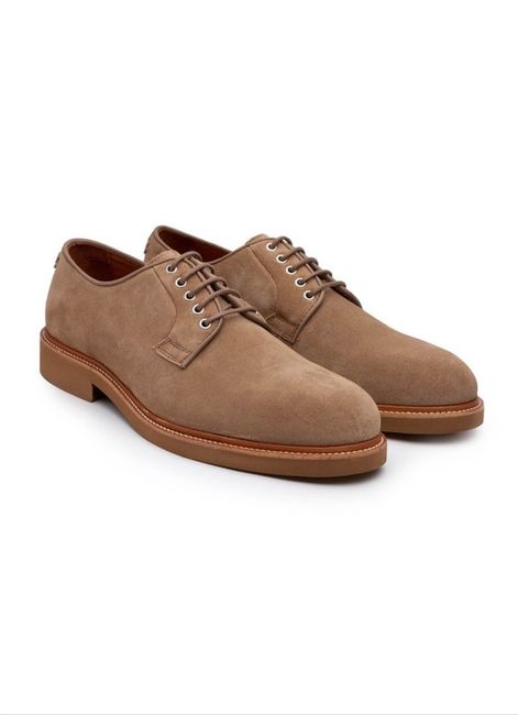 Quelle paire de chaussures préfère t-il ? 6