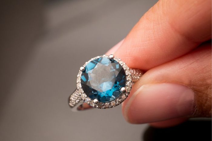 Du bleu sur un bijou vous en pensez-quoi ? 1