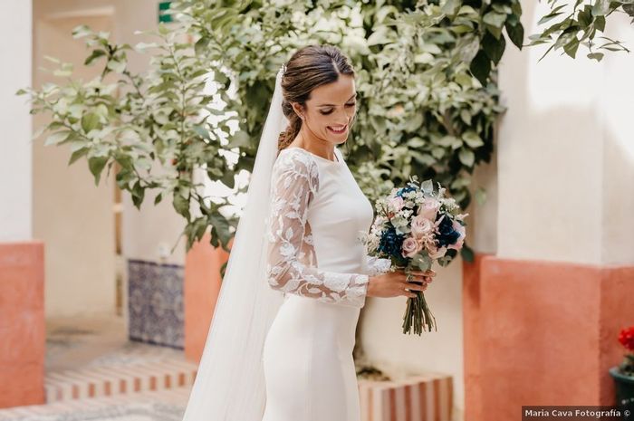 Les différentes coiffures possible avec le voile de mariée 👰 8
