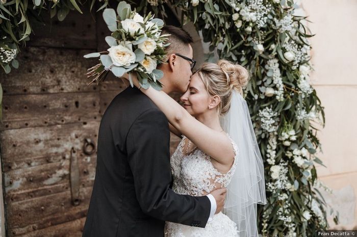 Les différentes coiffures possible avec le voile de mariée 👰 9