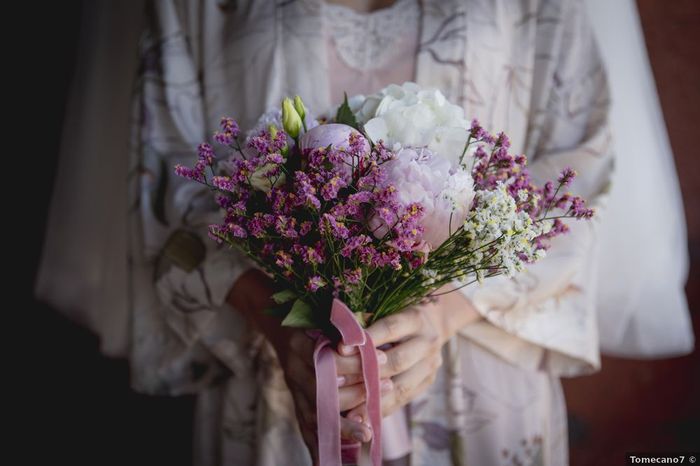 Bouquet de fleurs jaune ou violet ? 2