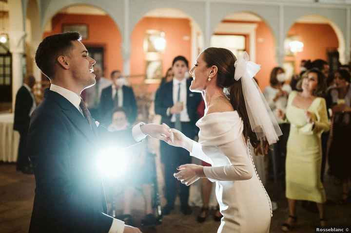 Les différentes coiffures possible avec le voile de mariée 👰 - 2